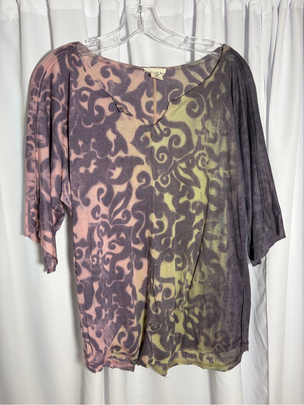 M. RENA Boho Tie-Dye V-Neck Top size Small